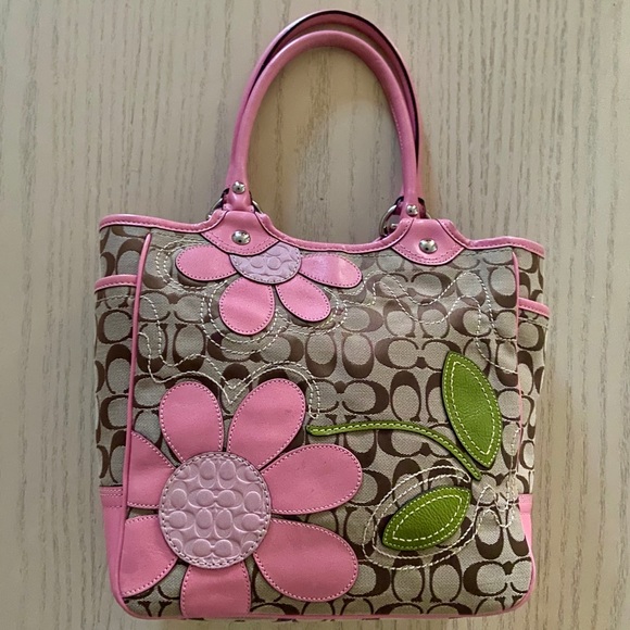 Coach Handbags - Coach Pink Daisy Purse 👛